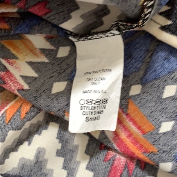 Off the shoulder patterned top - Picture 4 of 4